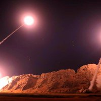 Video: Irāna atriebj Ahvāzas slaktiņu, šaujot pa 'Daesh' Sīrijā; viena raķete nomaldās