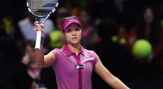 Na Li iekļūst WTA sezonas noslēguma turnīra pusfinālā