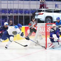 ВИДЕО. ЧМ по хоккею. Казахстан удивил Францию тремя голами из-за ворот, у Канады и США - первые победы
