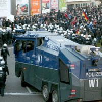Pēc seksuālajiem uzbrukumiem Ķelnē Rīgas Pašvaldības policija sola 'nosargāt vietējās sievietes'