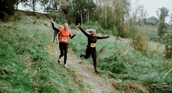 Foto: Stirnubuki piedzīvo milžu cīņas Milzkalnā