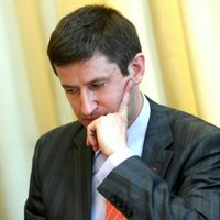 RP piekāpjas un ekonomikas ministra amatam izvirza Dombrovski