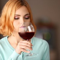 "Всего один бокал": как понять, что у вас алкогольная зависимость