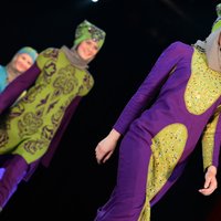 Mode musulmaņu sievietēm festivālā 'Islamic clothes'