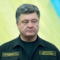 Porošenko pavēlējis Ukrainas Bruņotajiem spēkiem pārtraukt uguni