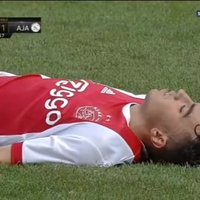 'Ajax' futbolistam pēc samaņas zaudēšanas spēlē konstatēti neatgriezeniski smadzeņu bojājumi