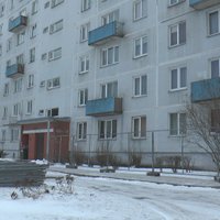 Jelgavā krīt balkonu margas, iedzīvotāji par remontu vienoties nespēj
