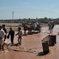Lietusgāzēs Pakistānas ziemeļrietumos gājuši bojā vismaz 15 cilvēki