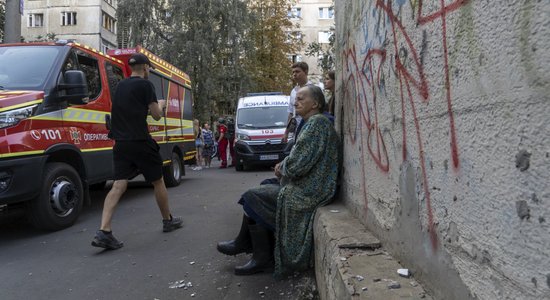 В Харькове российская бомба попала в многоэтажный дом