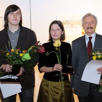'Mākslas akadēmijas balvu' piešķir Lancmanim, Paeglei un Podniekam