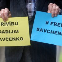 ФОТО: у посольства России прошла акция в поддержку Надежды Савченко