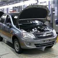 Krievijas autoleģendas 'VAZ' ražotāji atlaidīs 7,5 tūkstošus strādājošo
