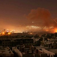 Karte: Sīrijas armija Damaskas pievārtē sakur uguni
