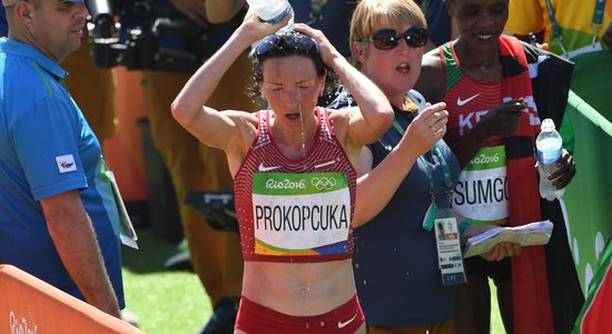 Prokopčuka gribēja sportistes karjerā olimpiskā maratona ierakstu, atklāj sportistes vīrs un treneris