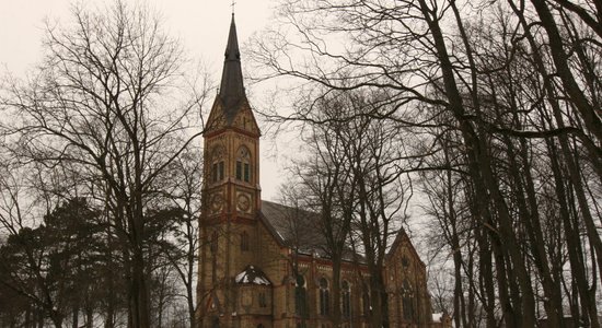 Ar zvaigžņu koncertu vāks līdzekļus Dvēseļu dārza izveidei Torņakalnā