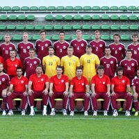 Latvijas futbola izlasei rodas transporta problēmas pēc treniņa