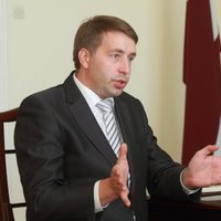 Augulis aicina Lietuvas vēstnieku sekmēt straujāku projekta 'Rail Baltica' attīstību