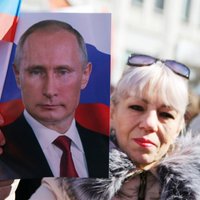 Putins topošā dokumentālā filmā ataino Krimas aneksiju kā glābšanas operāciju