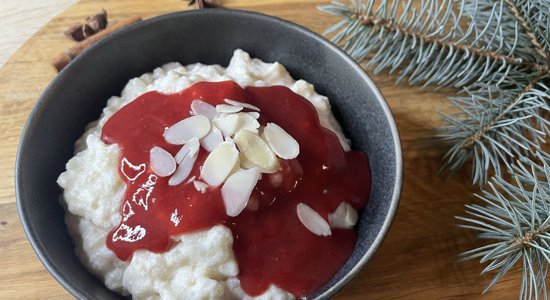 Tradicionālais norvēģu rīsu krēms Ziemassvētku zīlēšanai