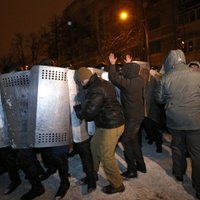 Киев: "Беркут" ночью разобрал баррикады, есть пострадавшие