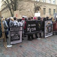 Kā dzīvnieku un cirka aizstāvji kaismīgi protestēja pie Saeimas