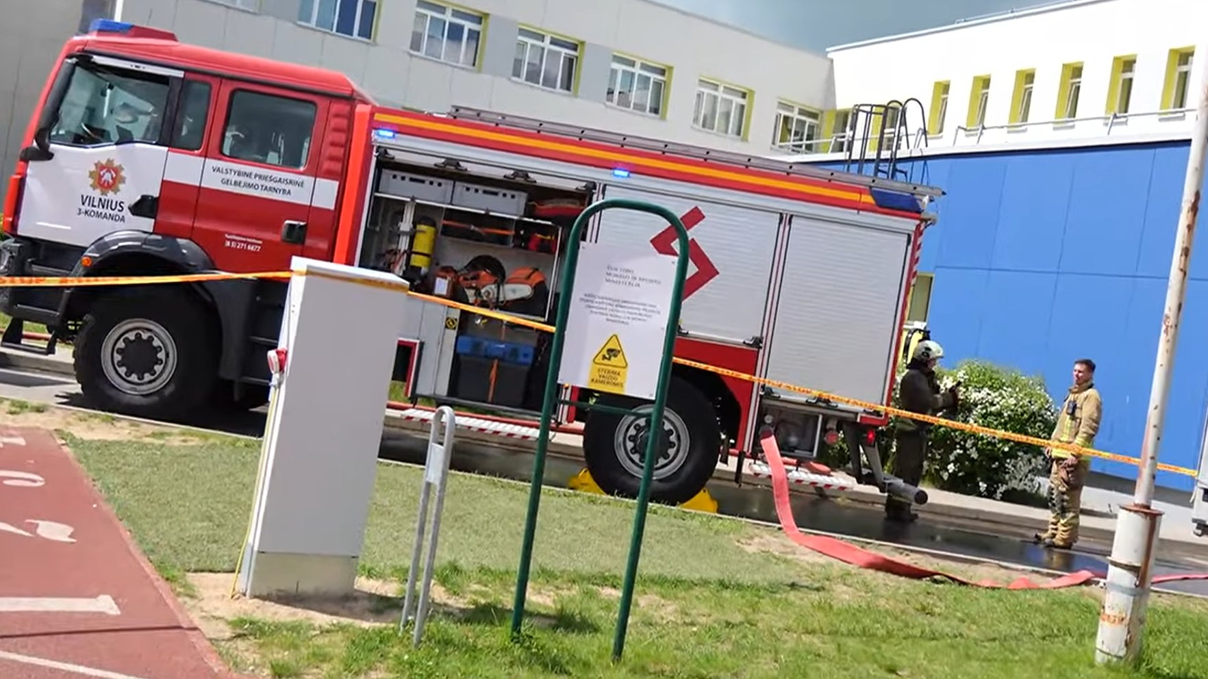 Liesmu dēļ no Riešes ģimnāzijas Lietuvā evakuēti 1600 cilvēku