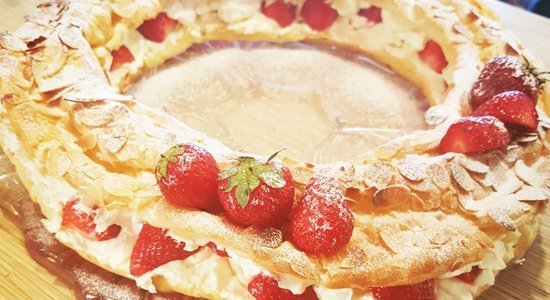 Franču konditorejas klasika – plaucētās mīklas kūka 'Paris-Brest'