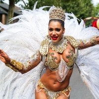 Foto: Londonā vērienīgi aizvadīts krāšņais Notinghilas karnevāls