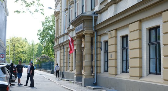 Nams ar bonusiem. Latvijas uzņēmums par 3,75 miljoniem eiro iepircies Rīgas centrā