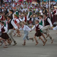 XI Skolu jaunatnes dziesmu un deju svētku ietvaros norit tautasdziesmu konkurss