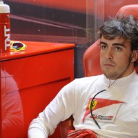 Pirmajā treniņā Ostinā pazūd helikopters, Alonso ātrākais