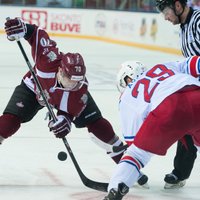 Rīgas 'Dinamo' savā laukumā uzņem KHL līderus 'Lokomotiv'