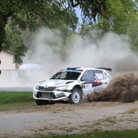 Foto: Eiropas un Latvijas rallija ekipāžas cīnās 'Rally Liepāja' ātrumposmos
