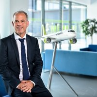 Зарплата руководителя airBaltic Мартина Гаусса в прошлом году выросла на 20,7%