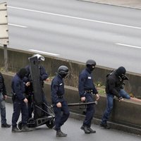 Saistībā ar policista slepkavību Francijā aiztur trīs vīriešus
