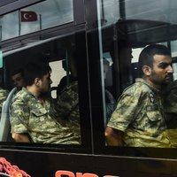 Turcijā pēc puča mēģinājuma apcietināti vairāk nekā 17 tūkstoši cilvēku