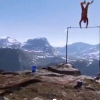 Норвежец выжил после падения с турника на высоте в 1200 метров
