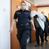 Rīgas Centrāltirgus cigarešu lietā iesaistīto uzņēmēju Visoru patur apcietinājumā