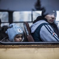 Okupanti Luhanskā aiztur bērnus un apmaiņā pret atbrīvošanu prasa kādam ģimenes loceklim doties uz fronti