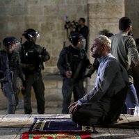 Десятки человек ранены в столкновениях палестинцев и полиции в Иерусалиме
