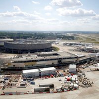 Hītrovas lidosta zaudējusi Eiropas noslogotākās lidostas statusu
