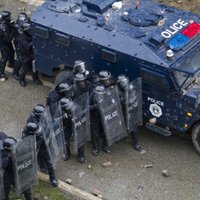 Policijas un protestētāju sadursmēs Kosovā ievainoti 37 cilvēki