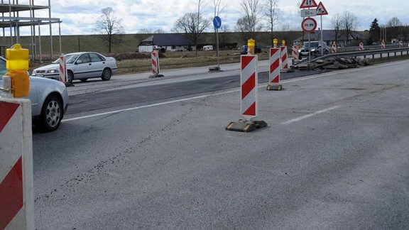 Lielākie satiksmes ierobežojumi – uz Vidzemes un Valmieras šosejām