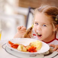 Pieci padomi veselīgākai un krāsainākai bērnu ēdienkartei