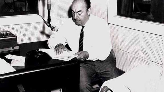 Pablo_Neruda_(1966)