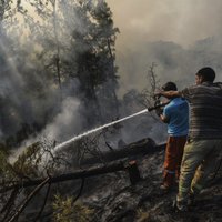 Turcija evakuē tūristus no ugunsgrēku apdraudētajiem rajoniem