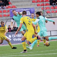 Soloham atvairot 'pendeli', 'Super Nova' futbolisti negaidīti uzvar čempioni 'Valmieru'