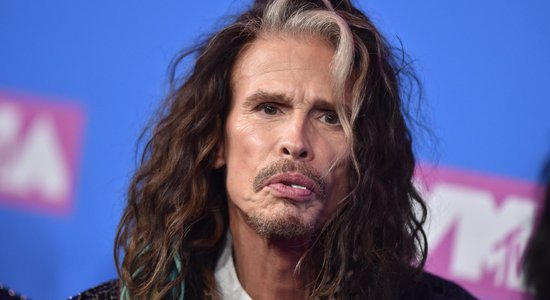 Фронтмен Aerosmith Стивен Тайлер "развязал" с наркотиками и попал в реабилитационную клинику