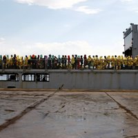 Itālijas krasta apsardze pie Lībijas krastiem izglābusi 1100 migrantus