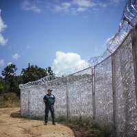 Болгария отгородилась от нелегалов забором длиной 33 км